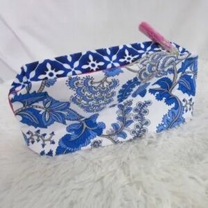 New Estée Lauder amazing tote makeup bag
